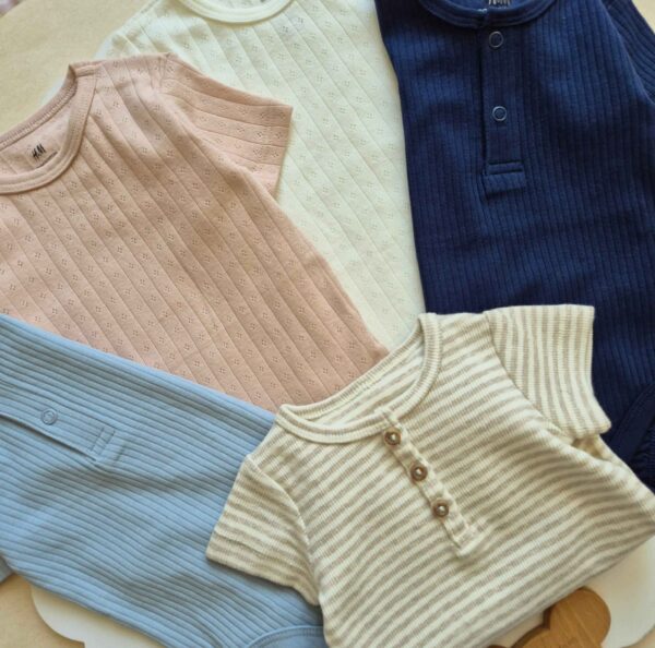 بادی استین کوتاه h&m _ کد ۲۳۰
